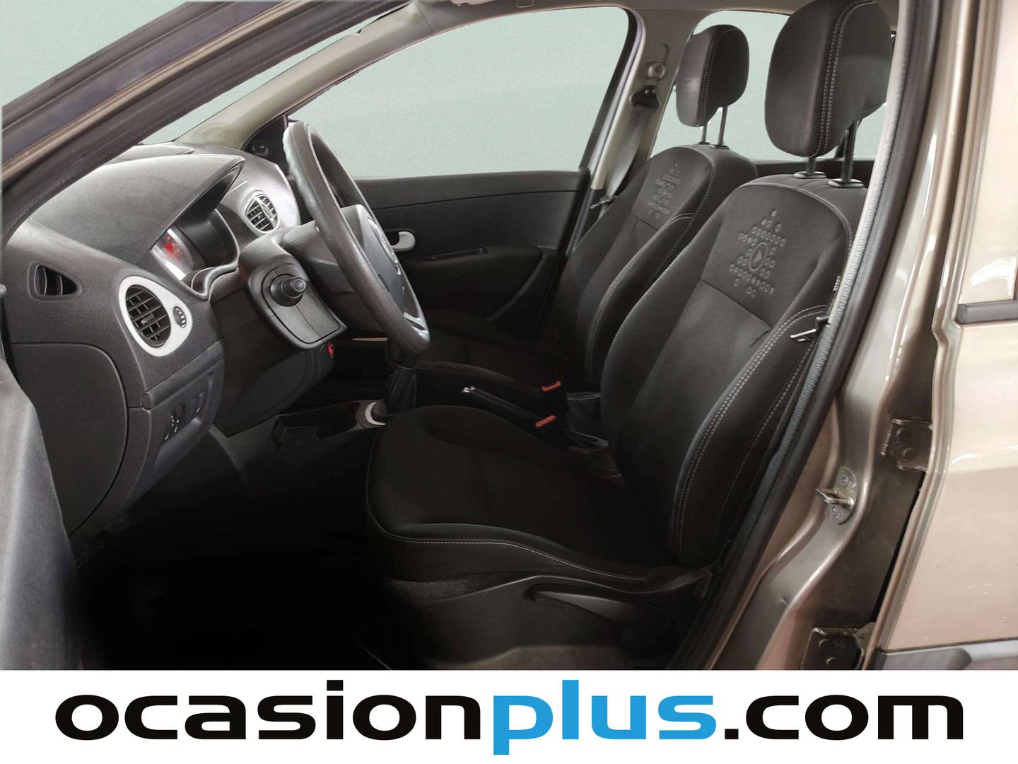 Foto asientos delanteros Renault Clio Renault Clio Yahoo! 1.2 16v (75 CV)