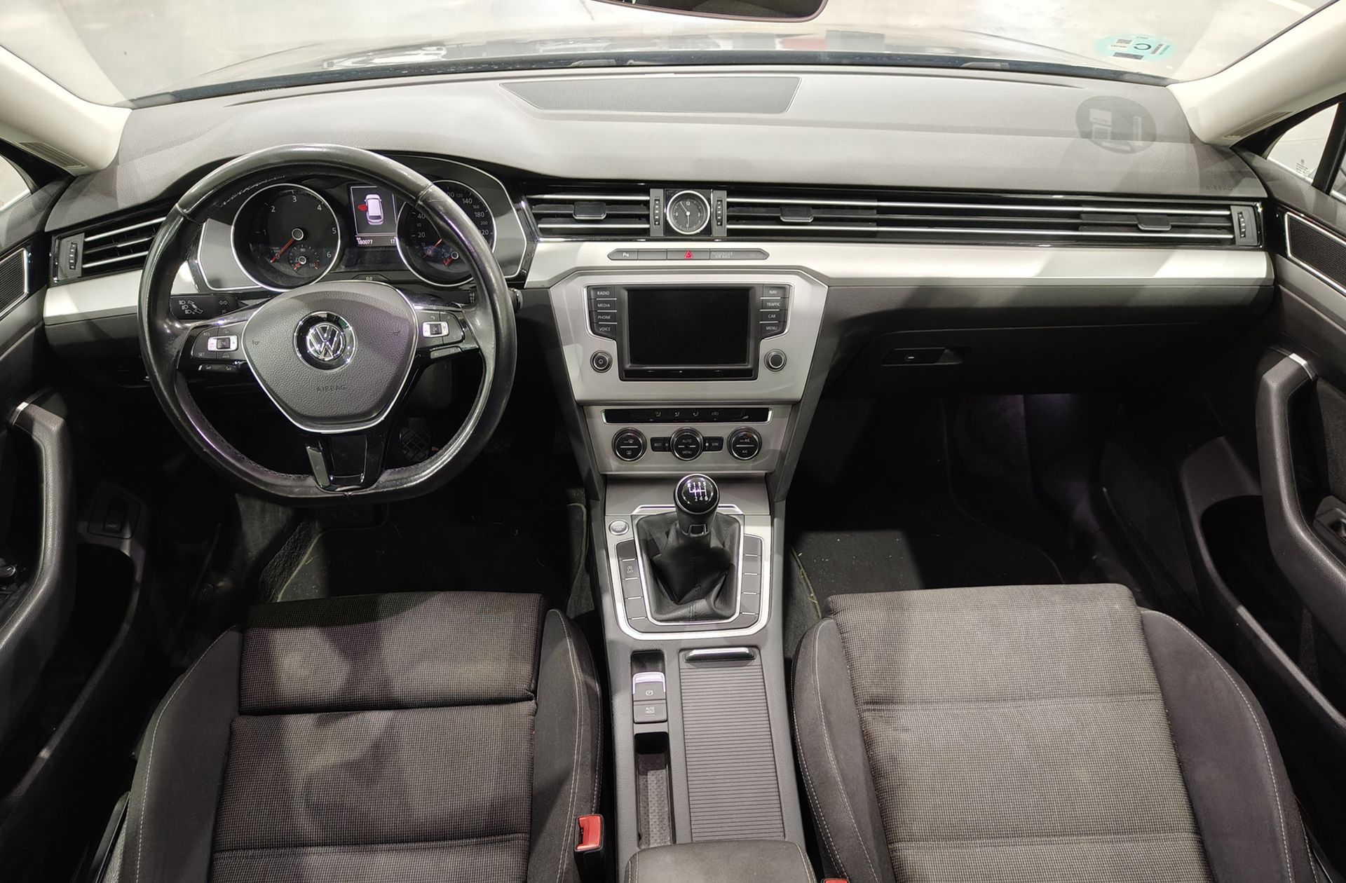 Volkswagen Passat Variant Advance 1.6 TDI BMT - foto 6