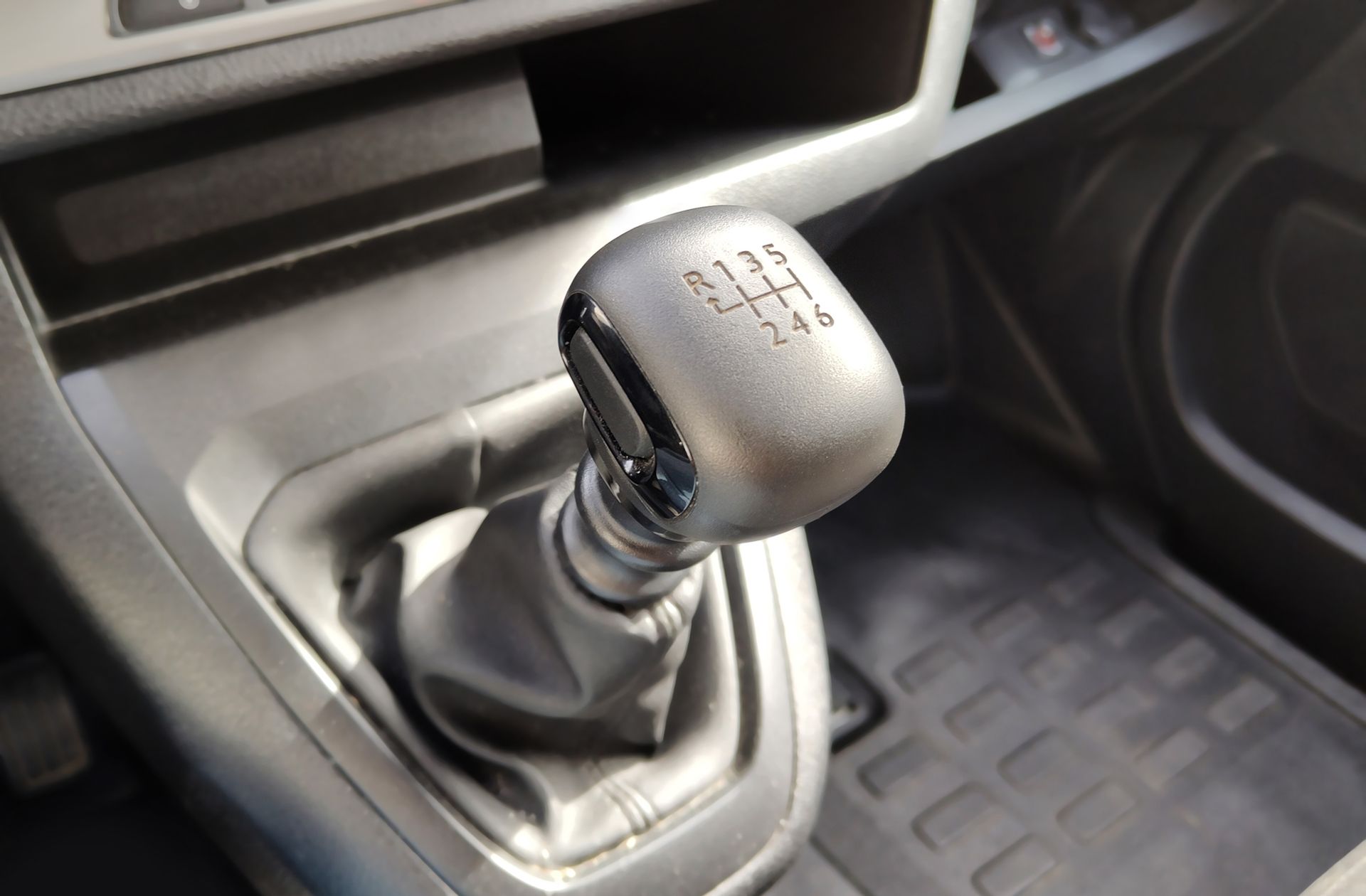Opel Vivaro Furgon BlueHDi 120 - foto 5