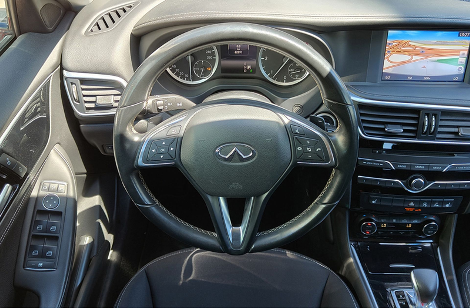 Infiniti Q30 2.2D Premium 7DCT - foto 22