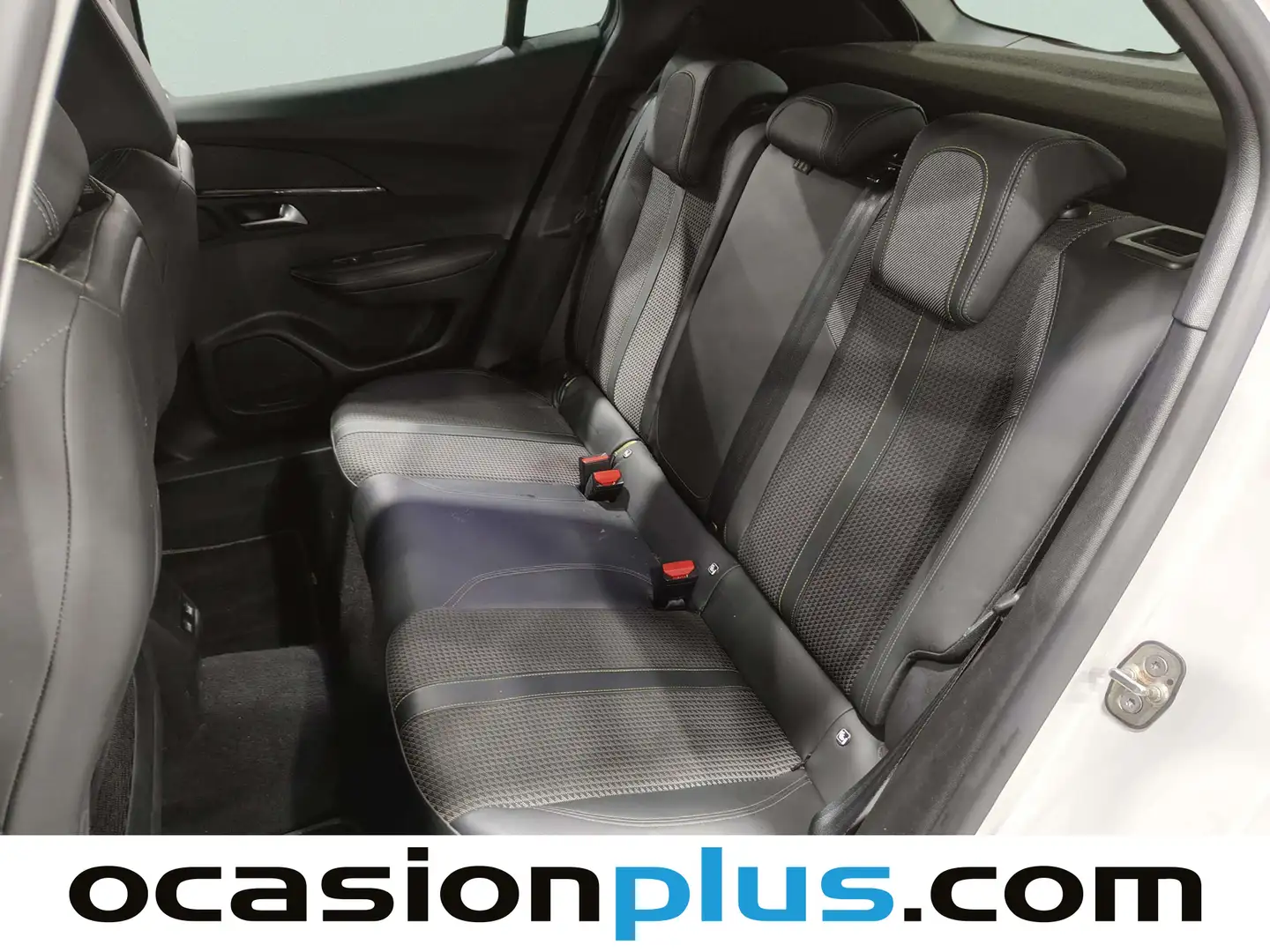 Foto Peugeot 2008 Peugeot 2008 BlueHDi 130 S&S GT Line EAT8 (130 CV)