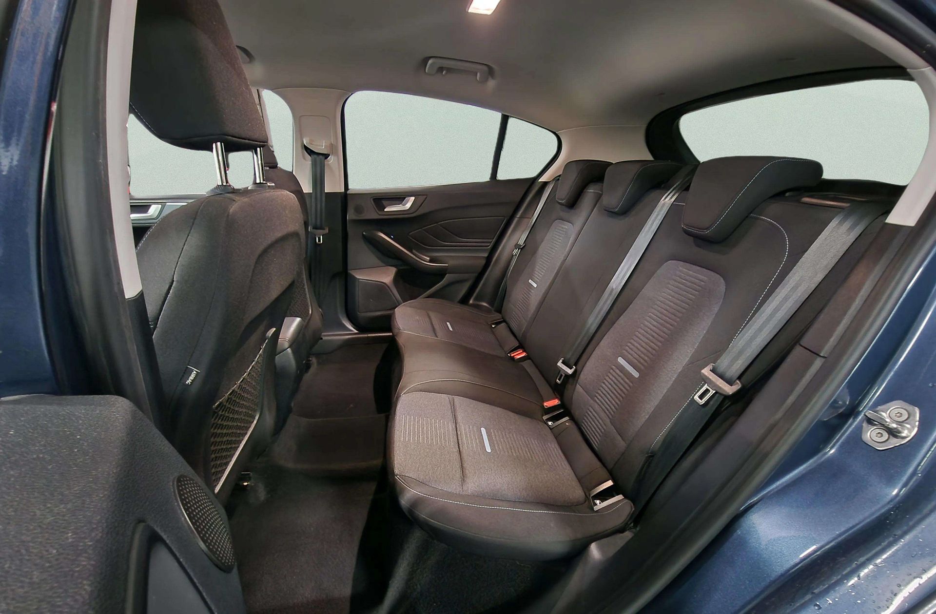 Ford Focus 1.0 EcoBoost MHEV Active - foto 12