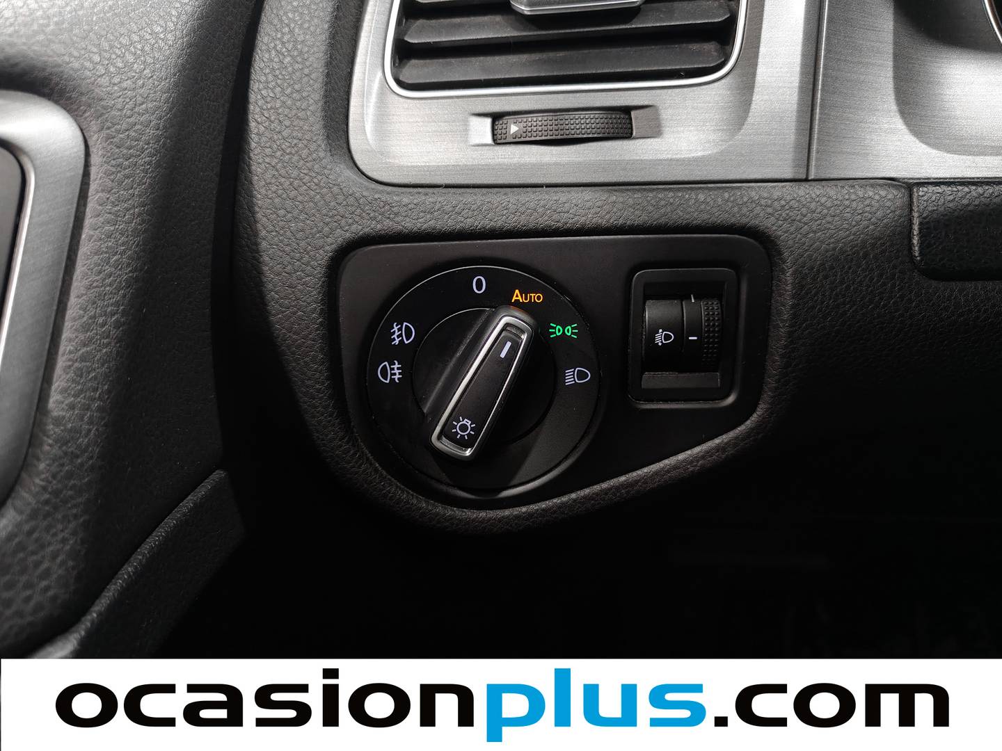 Equipamiento del Volkswagen Golf Volkswagen Golf Advance 1.6 TDI BMT  (105 CV)