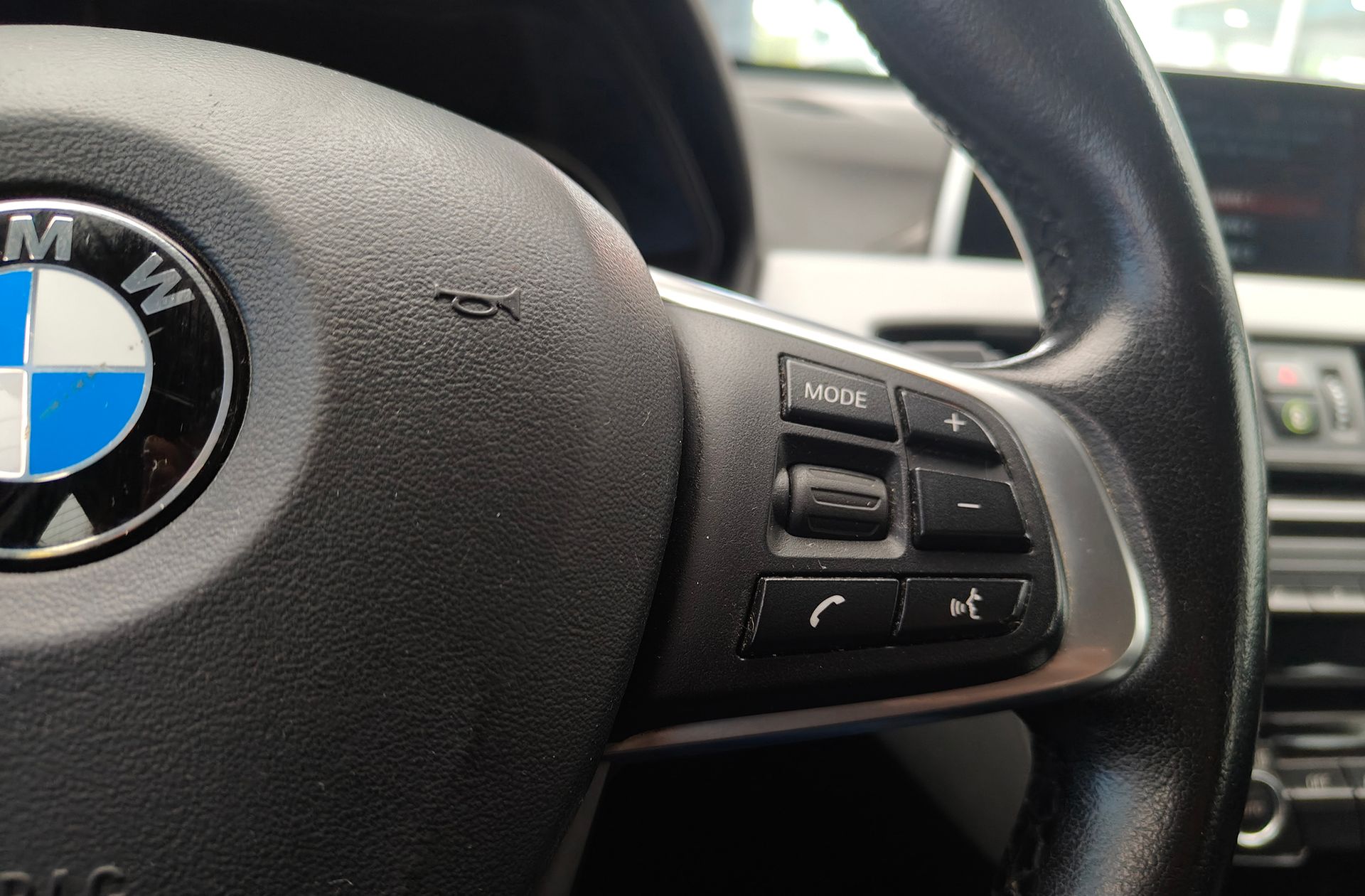 BMW X1 sDrive18d Business - foto 36