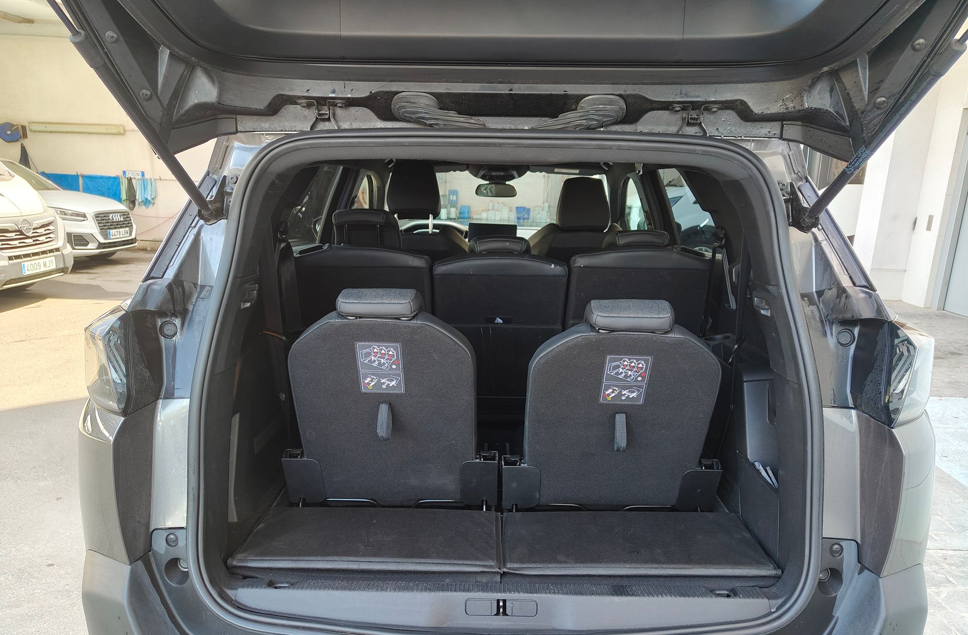 Peugeot 5008 1.2 Allure Pack eDCS6 - foto 17