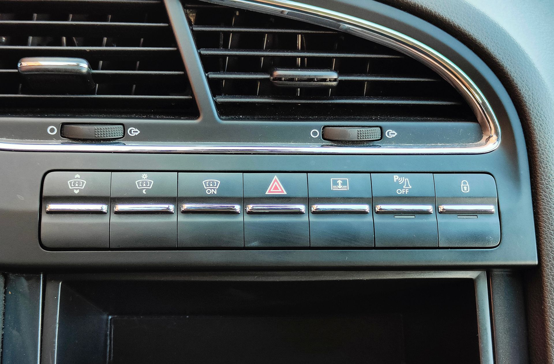 Peugeot 5008 1.6 BlueHDi Allure EAT6 7 plazas - foto 31