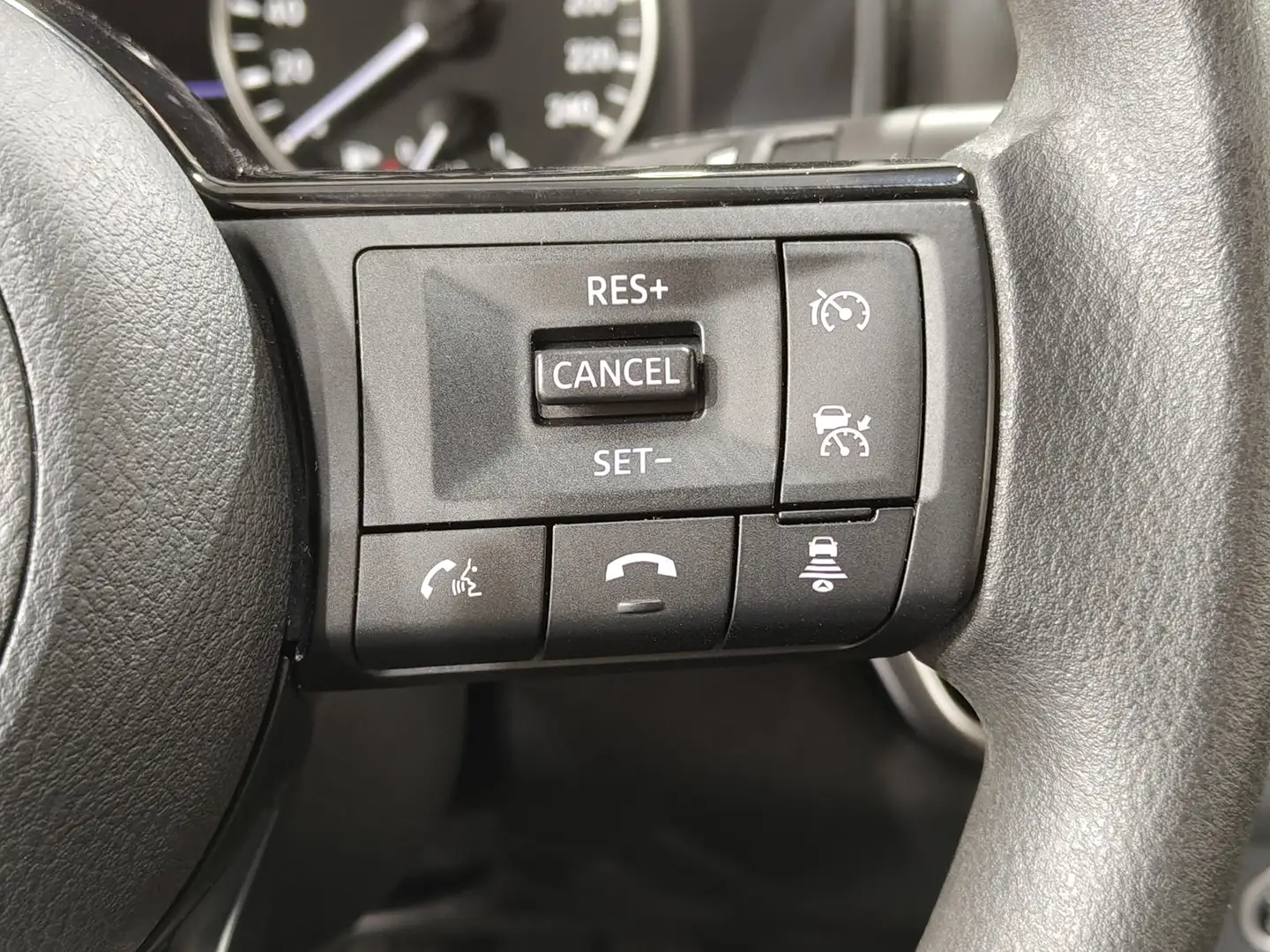 Foto Nissan QASHQAI Nissan Qashqai DIG-T 140 mHEV Visia (140 CV)