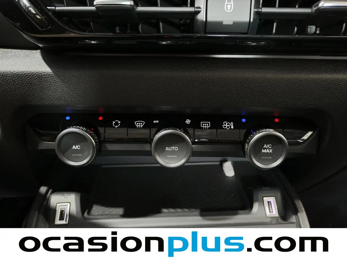 Foto Citroën C4 X Citroen C4 X PureTech 100 S&S 6v You (102 CV)