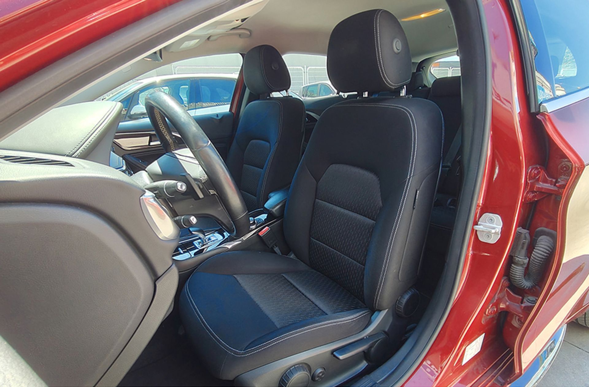 Infiniti Q30 2.2D Premium 7DCT - foto 11