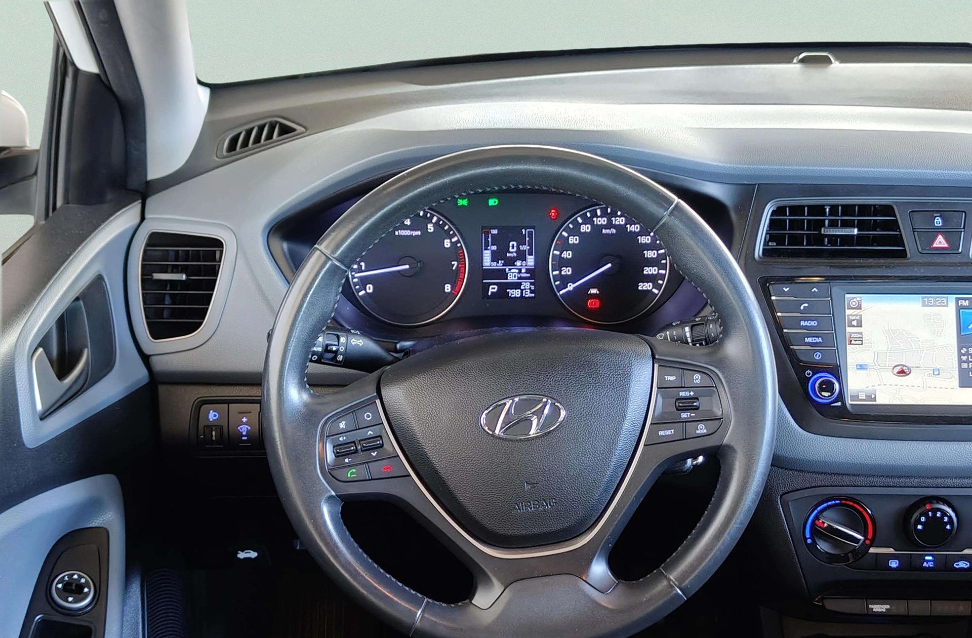 Hyundai i20 1.4 MPI Link - foto 22