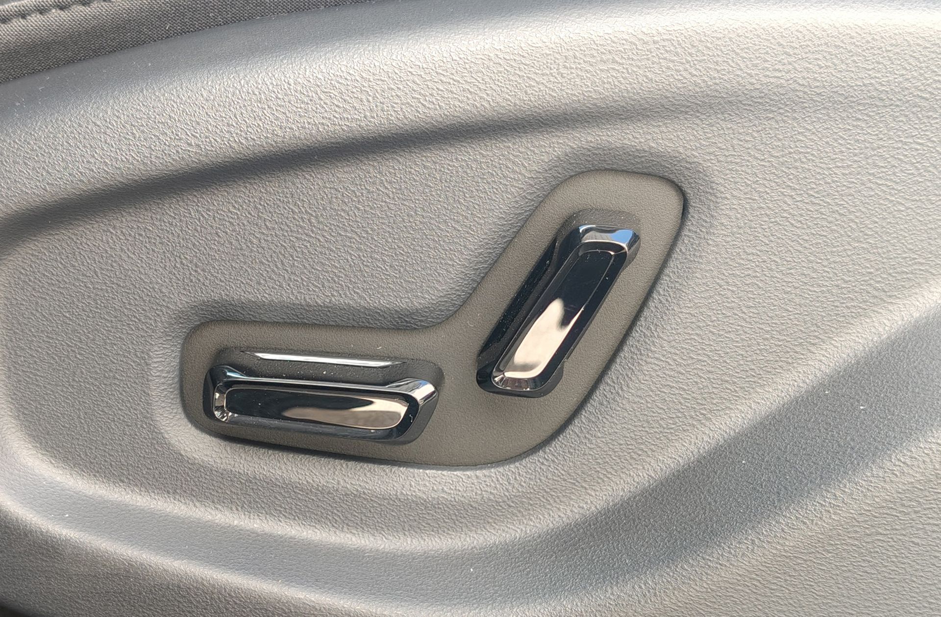 Geely Starray EM-i 1.5 PHEV Pro - foto 11