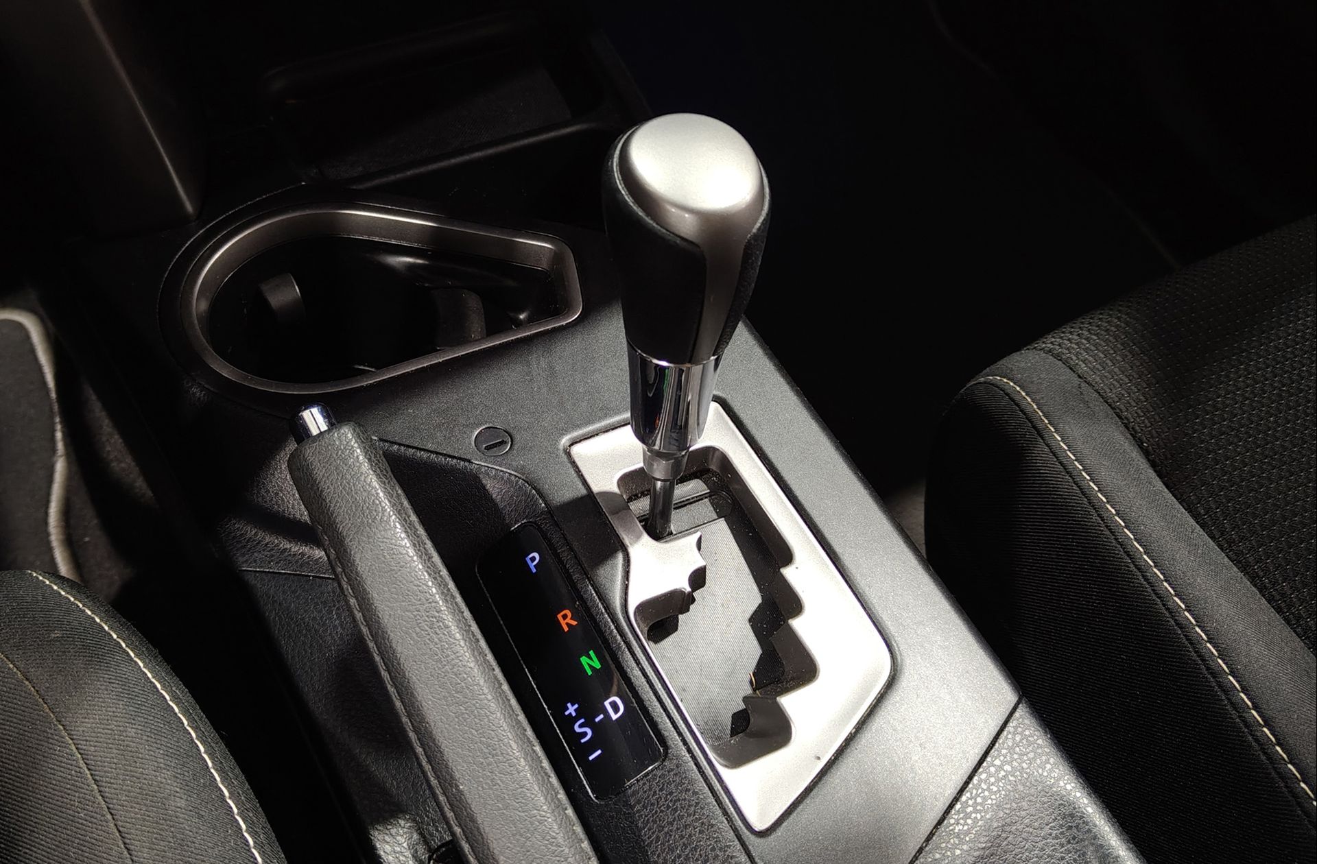 Toyota RAV4 2.5l hybrid Advance 2WD - foto 5