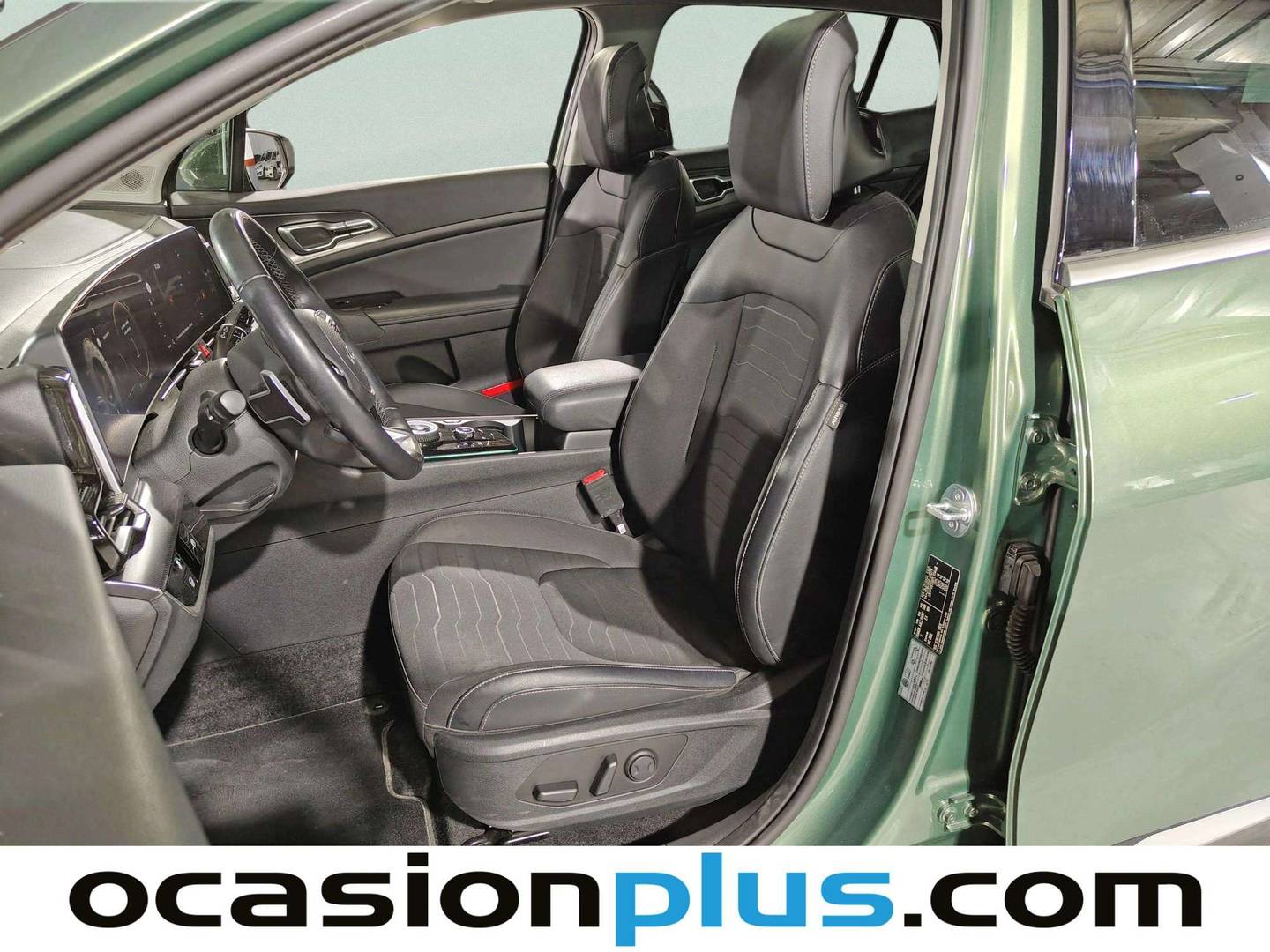 Foto asientos delanteros KIA Sportage KIA Sportage 1.6 T-GDi HEV Tech 4x2 Auto (230 CV)