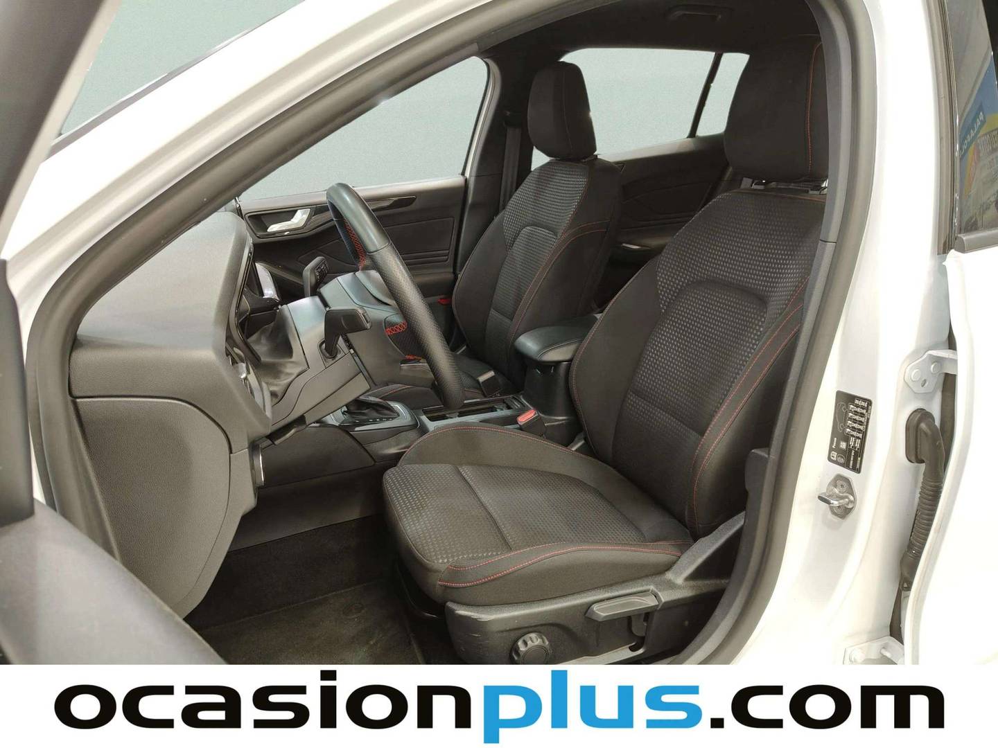 Foto asientos delanteros Ford Focus Ford Focus 1.0 Ecoboost MHEV ST-Line Auto (155 CV)