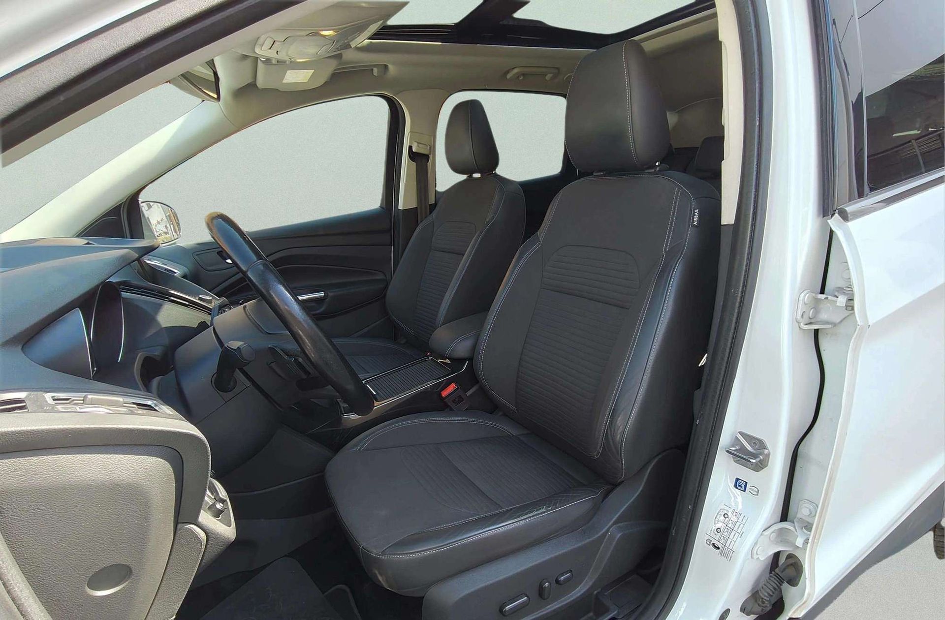 Ford Kuga 1.5 TDCi Titanium 4x2 - foto 12