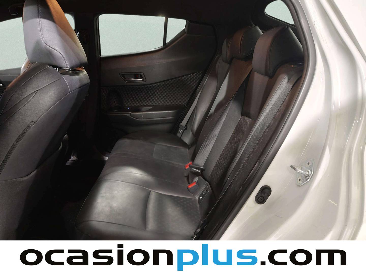 Foto asientos traseros Toyota C-HR Toyota C-HR 1.8 125H Advance Plus Luxury (122 CV)