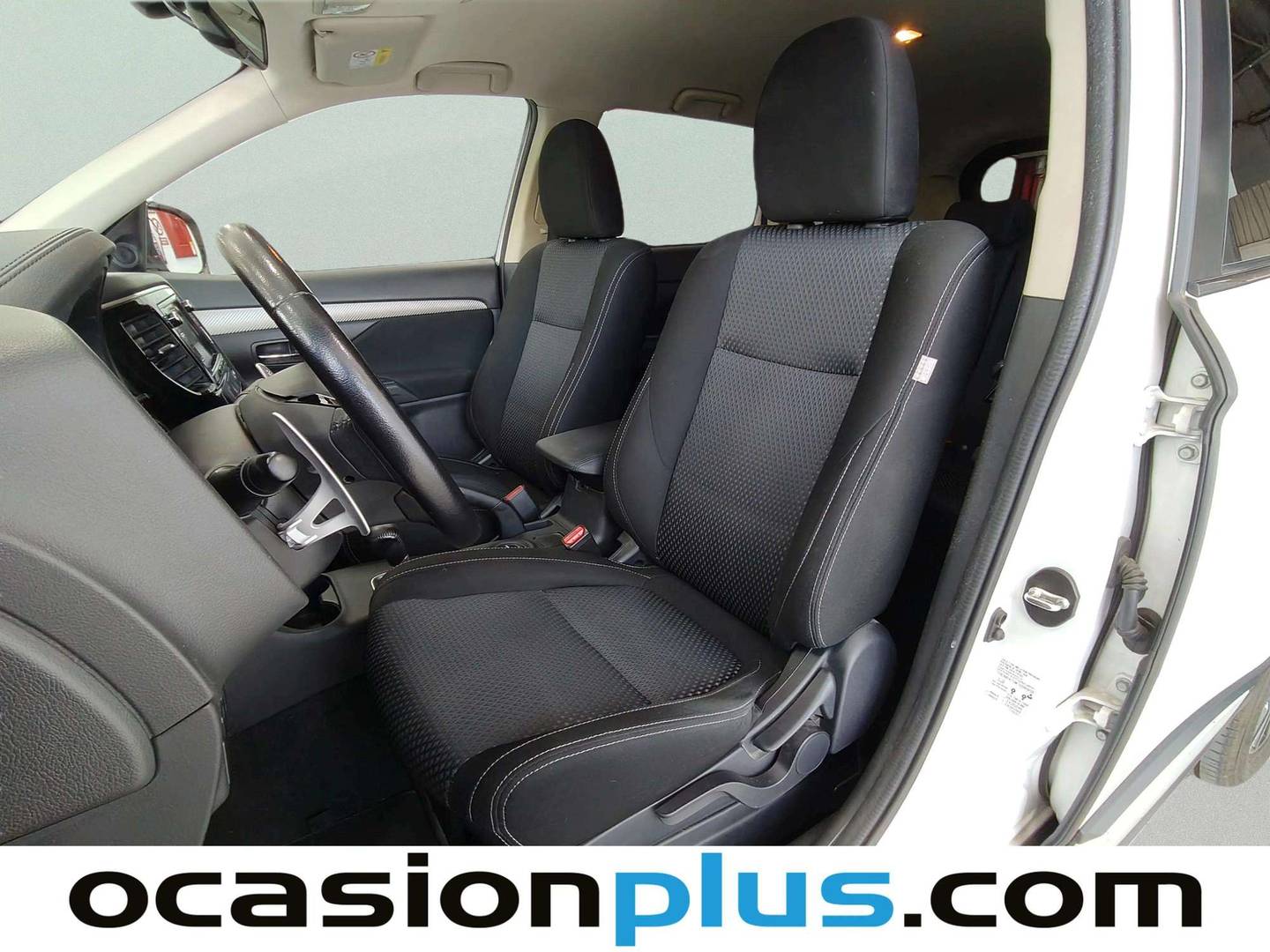 Foto asientos traseros Mitsubishi Outlander Mitsubishi Outlander 200 MPI Motion 2WD CVT (150 CV)