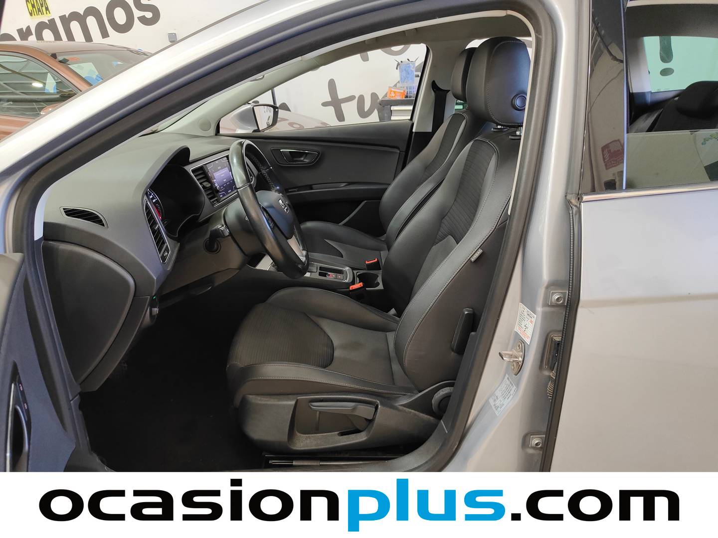 Foto asientos delanteros Seat León Seat León ST 1.5 TGI GNC S&S Xcellence DSG (130 CV)