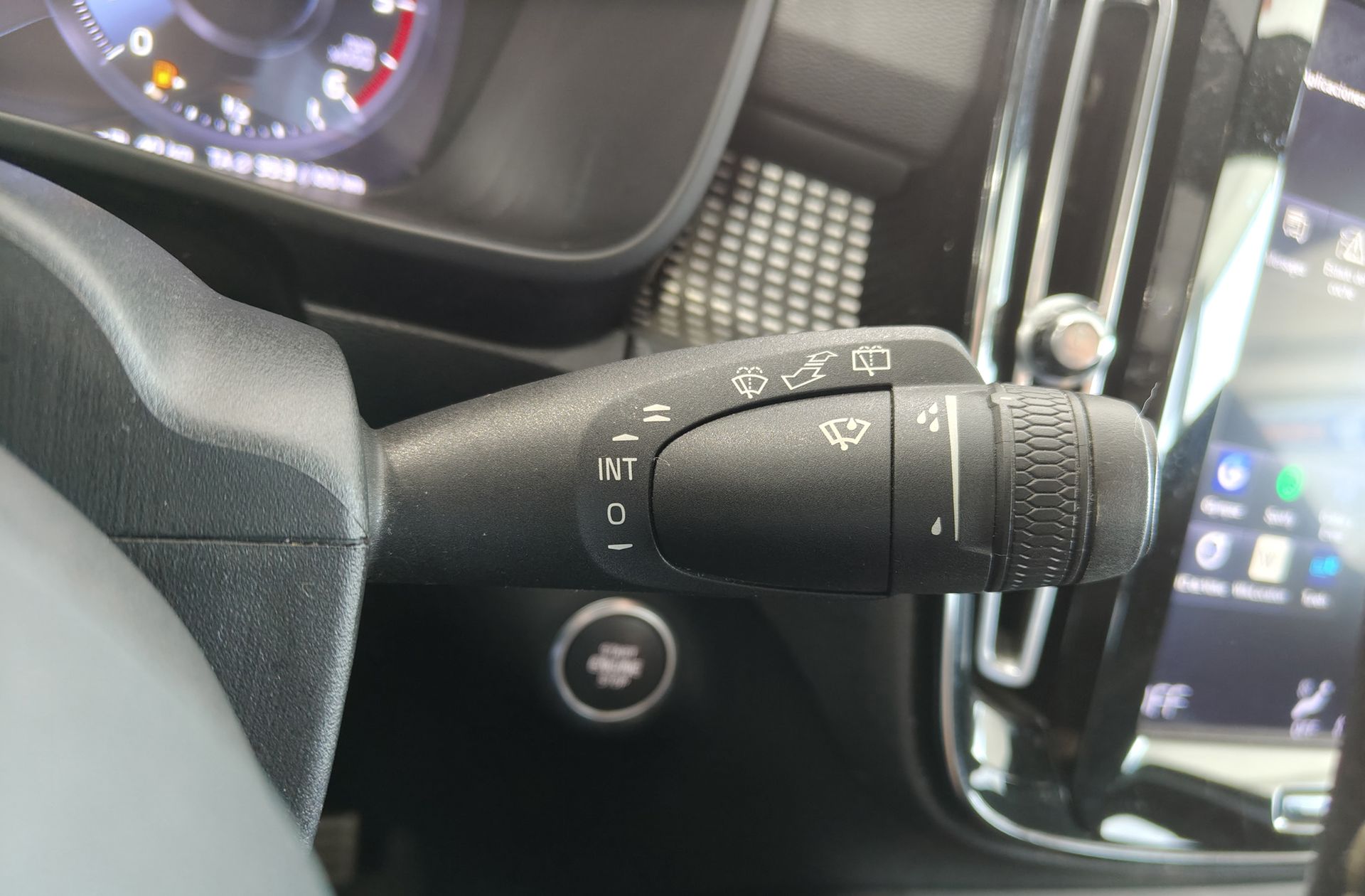 Volvo XC40 D3 R-Design - foto 40