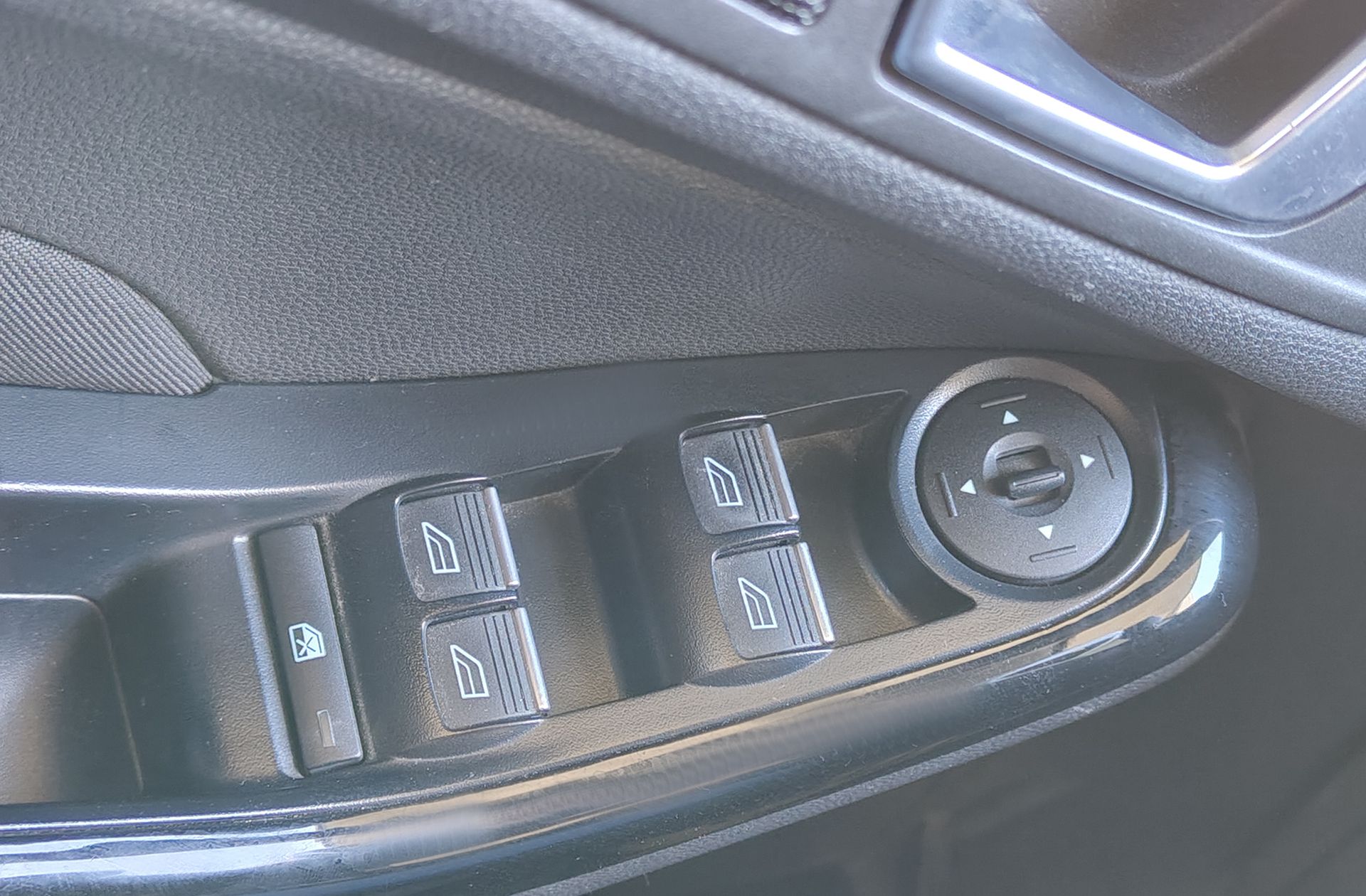 Ford Fiesta 1.0 EcoBoost Titanium - foto 34