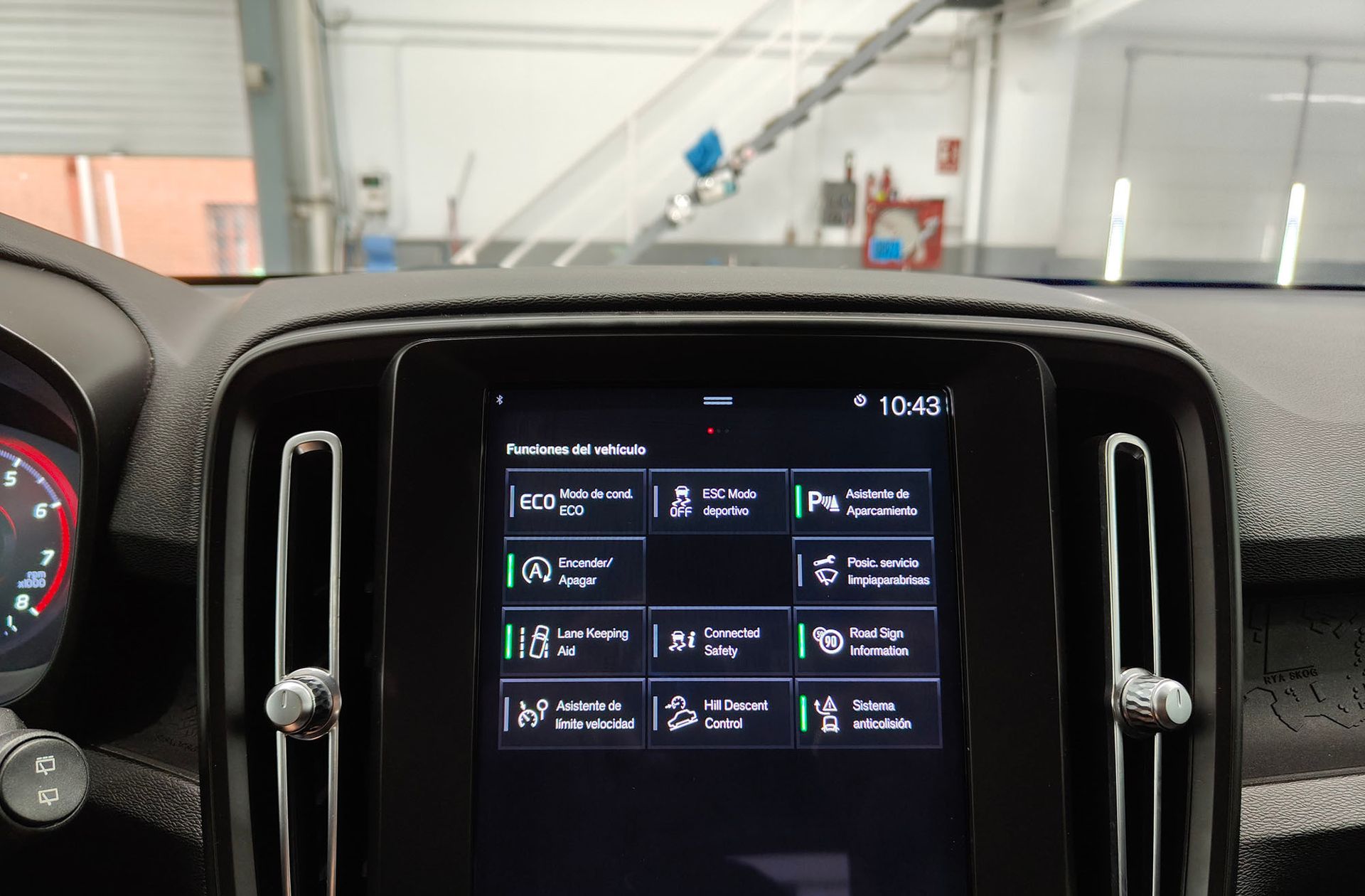 Volvo XC40 T2 Momentum Core - foto 13