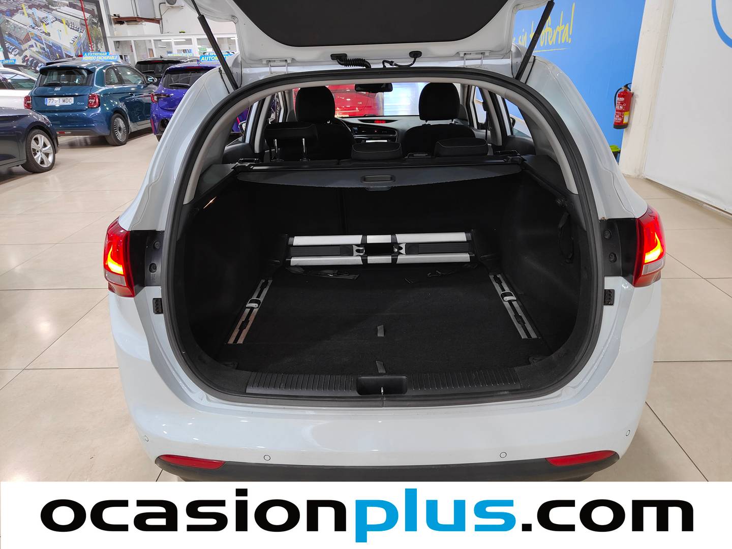Fotos maletero KIA Ceed Sportswagon KIA Ceed Sportswagon 1.6 CRDi VGT x-Tech16 Eco-Dynamics (136 CV)