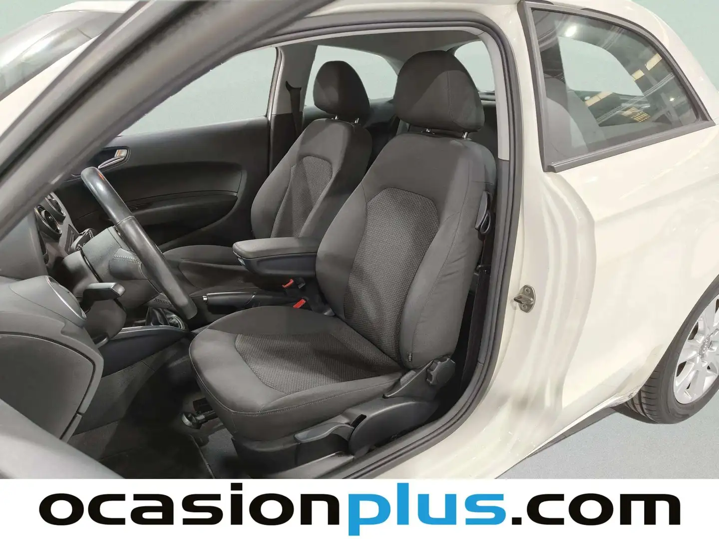 Foto Audi A1 Audi A1 Attraction 1.6 TDI (105 CV)