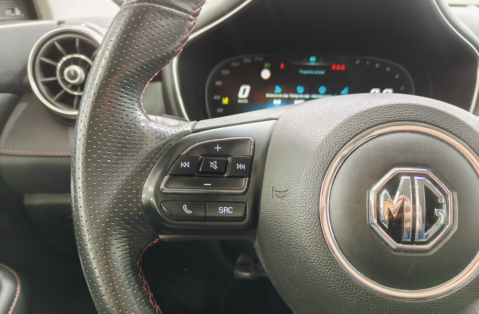 MG HS 1.5 Turbo GDI Comfort DCT - foto 26