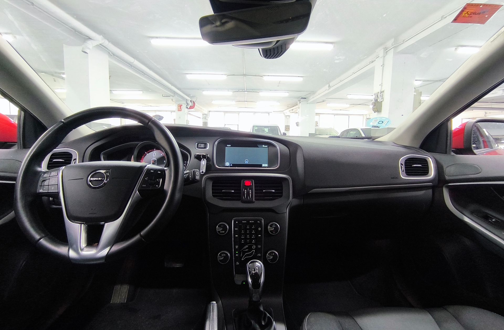 Volvo V40 2.0 D3 Momentum - foto 6