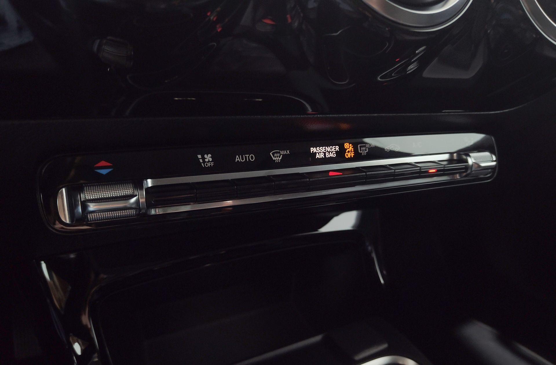 Mercedes-Benz CLA Shooting Brake 180 - foto 34
