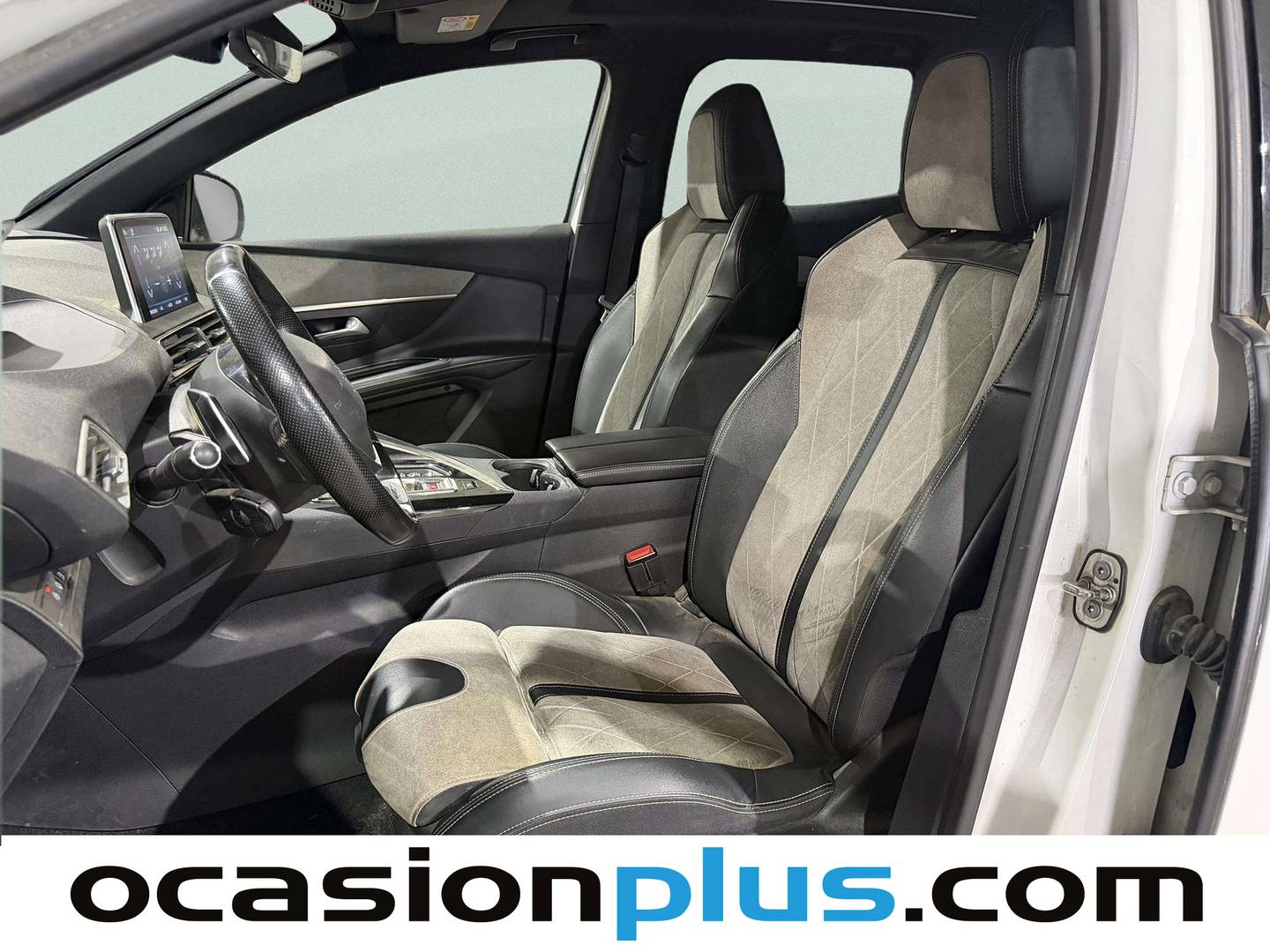 Foto asientos delanteros Peugeot 3008 Peugeot 3008 Hybrid 300 GT e-EAT8 (300 CV)