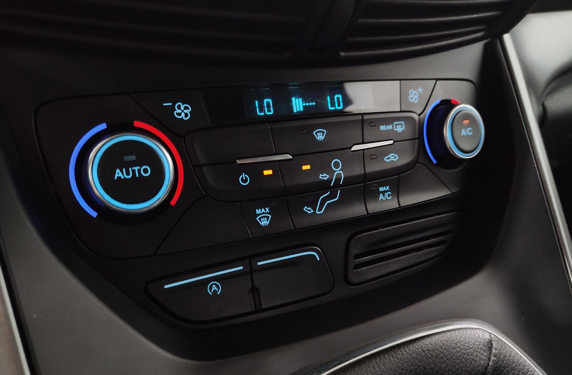 Ford Kuga 1.5 EcoBoost Trend 4x2 - foto 26