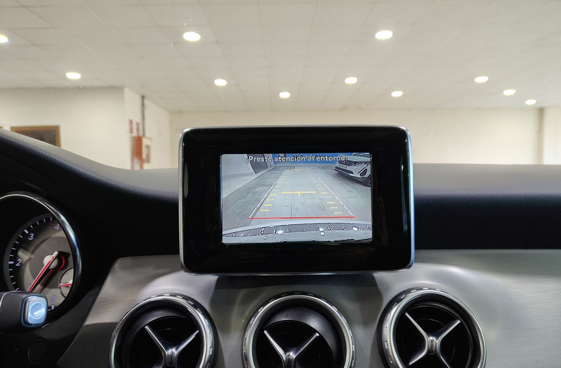 Mercedes-Benz GLA 200 d AMG Line - foto 10