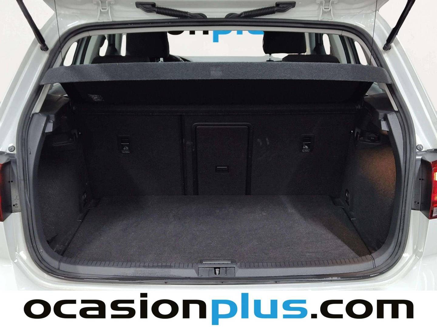 Fotos maletero Volkswagen Golf Volkswagen Golf Advance 1.6 TDI BMT (105 CV) DSG
