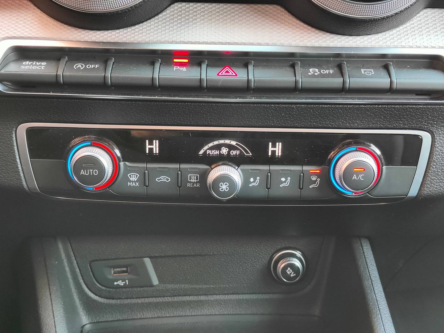 Audi Q2 Audi Q2 Black line 35 TFSI (150 CV) S tronic Pack S-Line 150cv