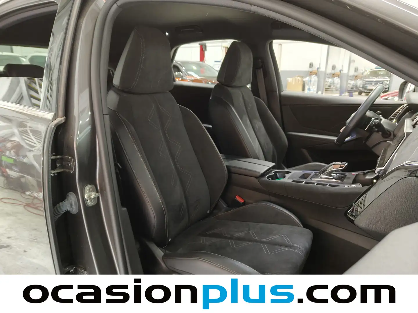 Foto DS DS 7 Crossback DS DS7 Crossback E-Tense 300 Performance Line 4WD Auto (300 CV)