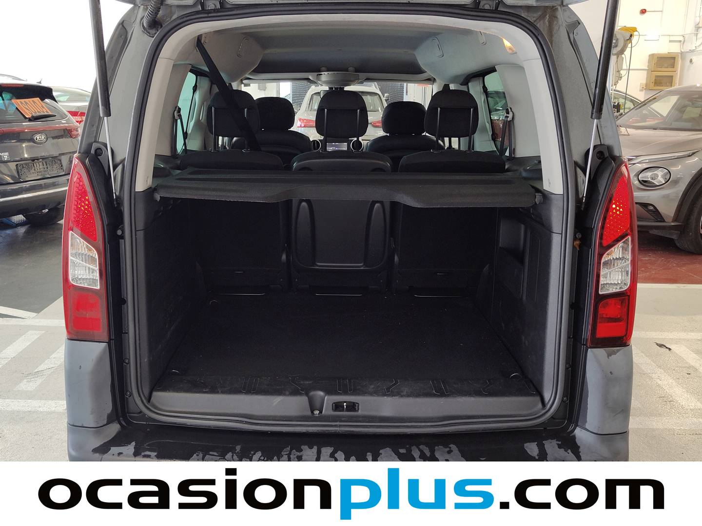 Foto asientos delanteros Peugeot Partner Peugeot Partner Tepee Combi 1.6 BlueHDI Outdoor BlueHDi (120 CV)