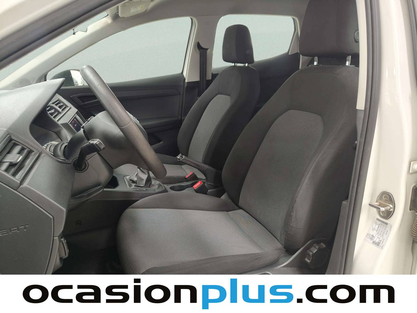 Foto asientos delanteros Seat Ibiza Seat Ibiza 1.6 TDI S&S Reference Plus (95 CV)