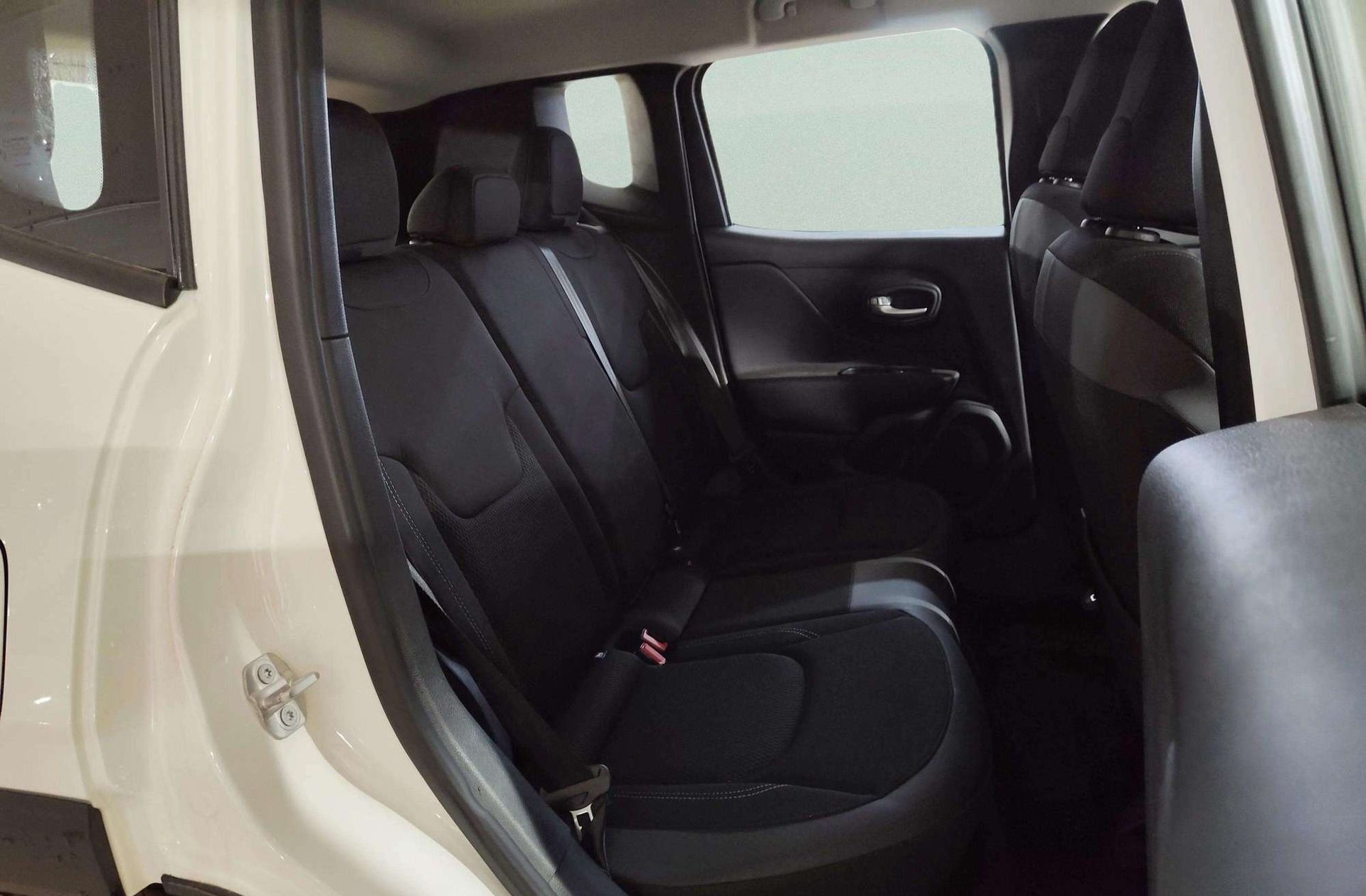 Jeep Renegade eHybrid 1.5 Altitude DCT - foto 15