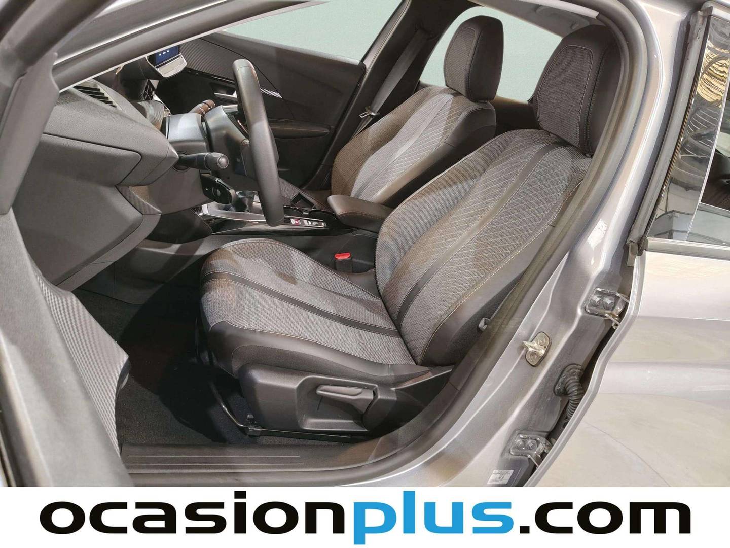 Foto asientos delanteros Peugeot 208 Peugeot 208 PureTech 100 Allure (100 CV)