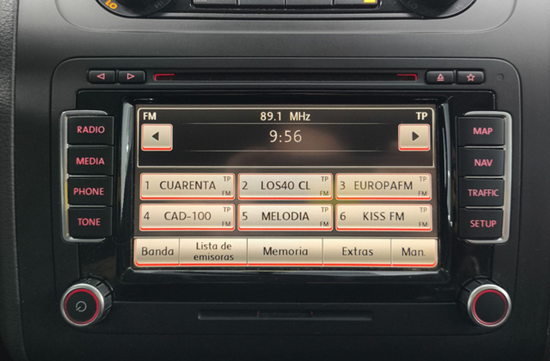 Volkswagen Touran Advance 2.0 TDI - foto 32