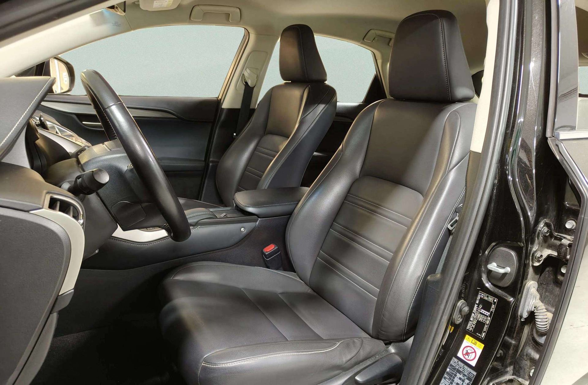 Lexus NX 300h Executive Tecno 4WD - foto 14