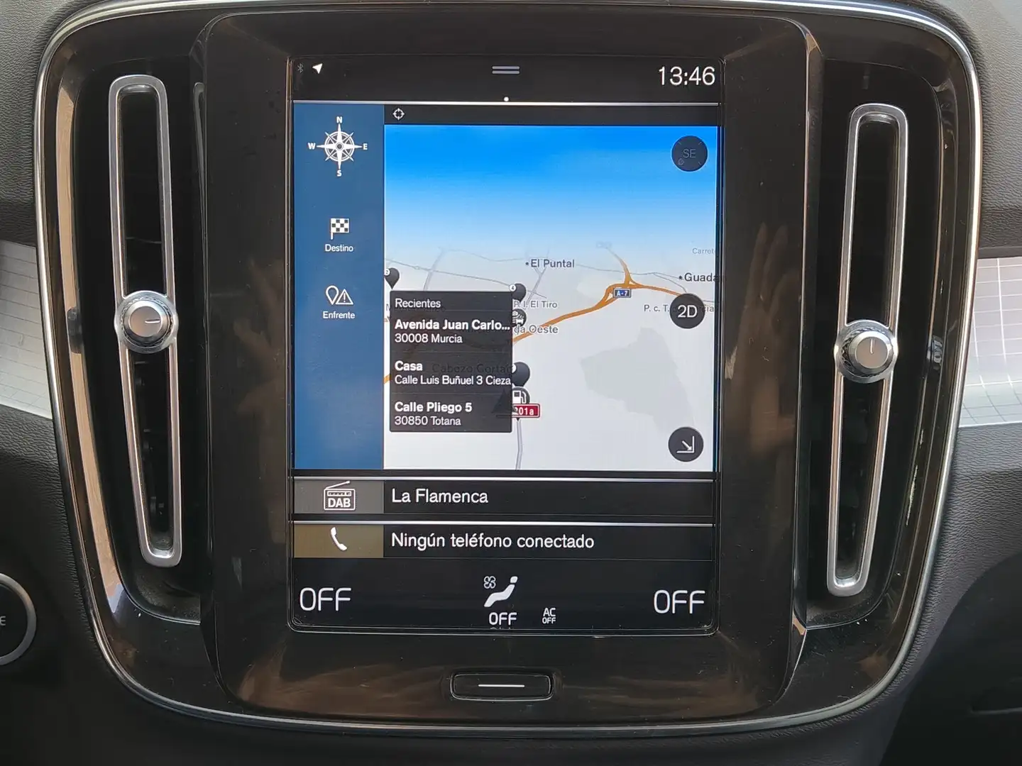 Foto Volvo XC40 Volvo XC40 T3 Momentum Pro  (163 CV)