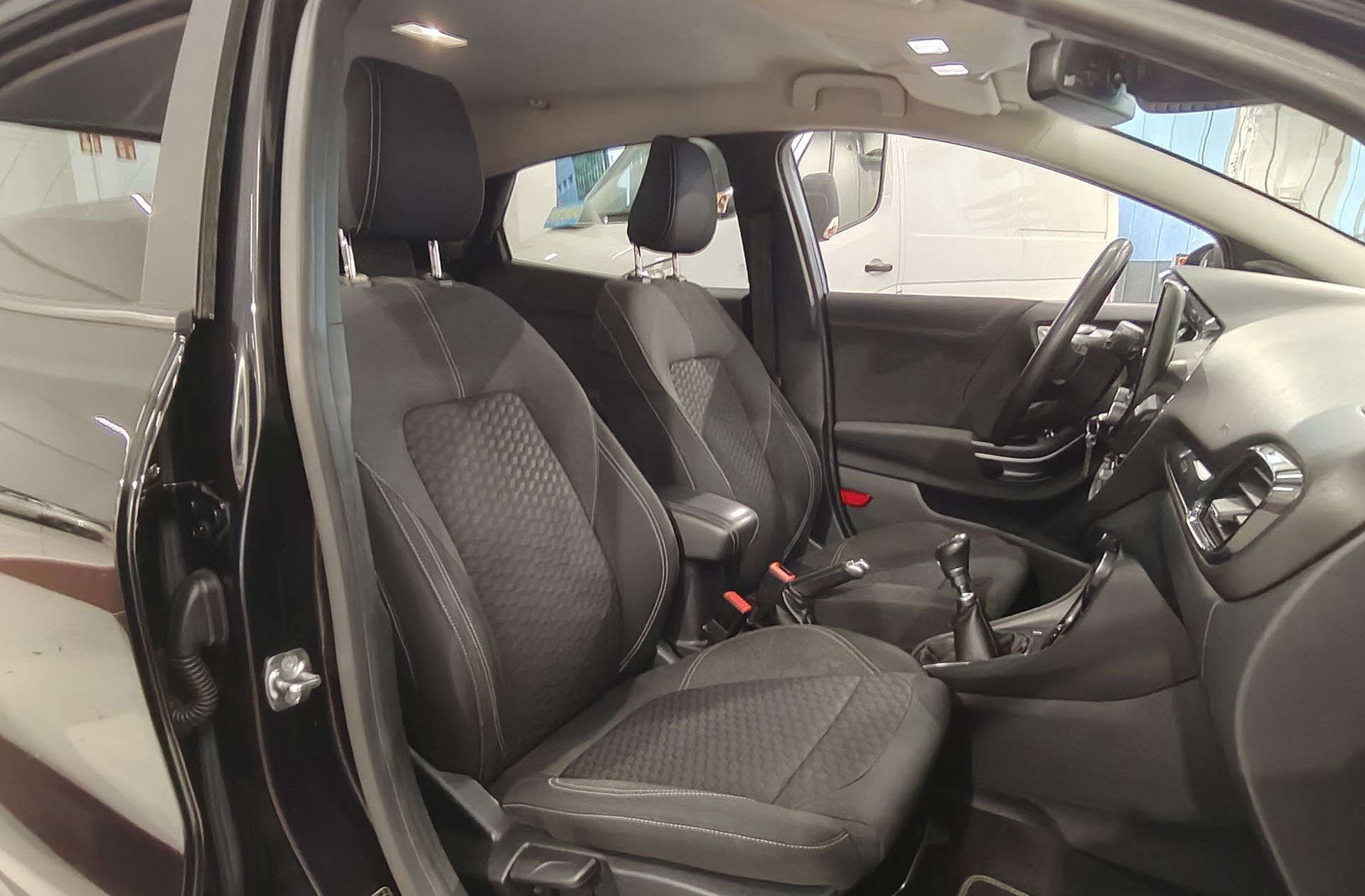 Ford Puma 1.0 EcoBoost Titanium - foto 17