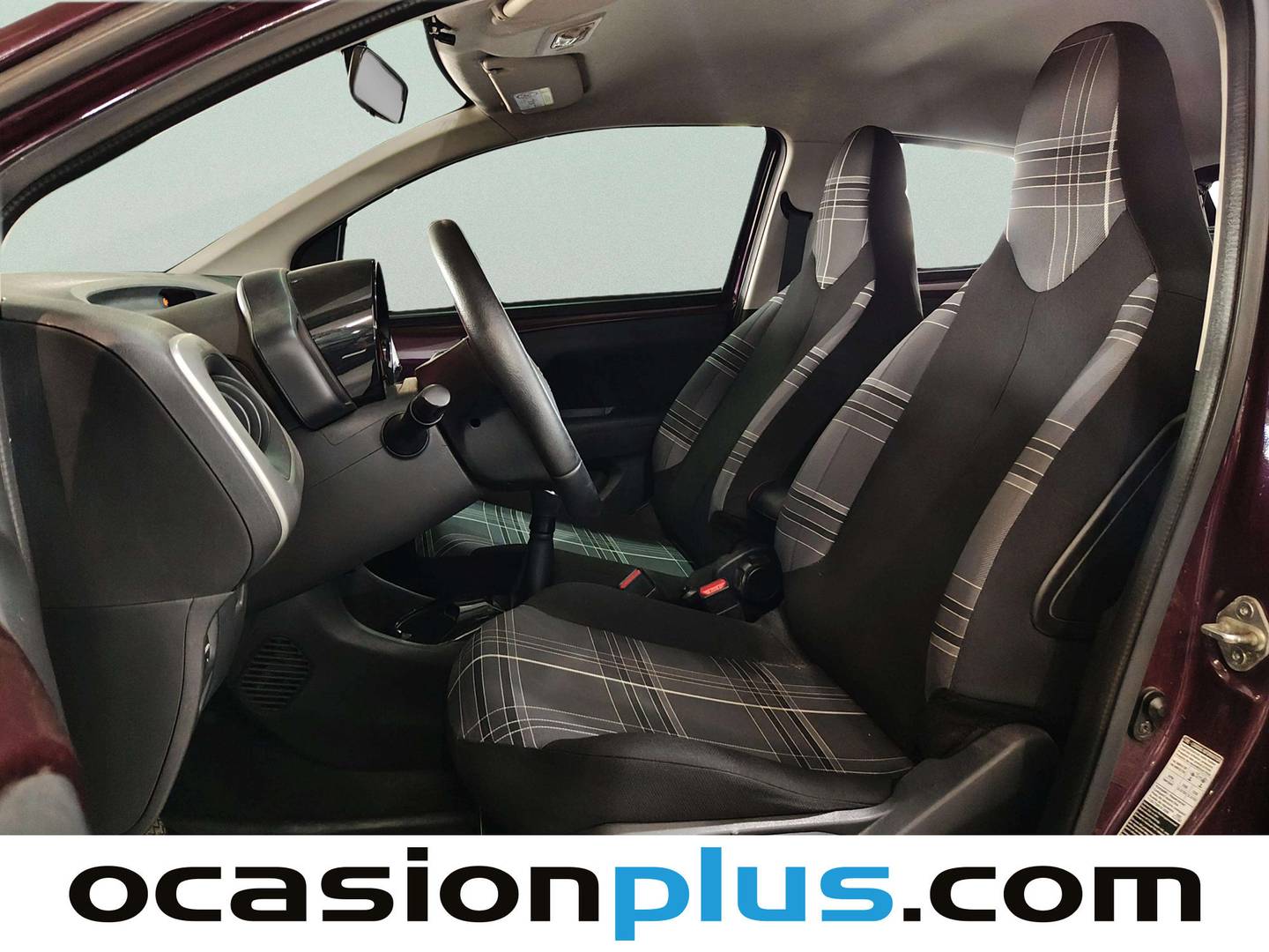 Foto asientos delanteros Peugeot 108 Peugeot 108 1.2 PureTech Allure (82 CV)