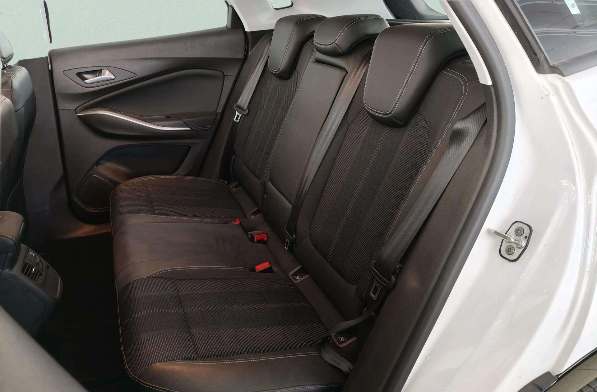 Opel Grandland 1.2 Turbo XHT GS - foto 16
