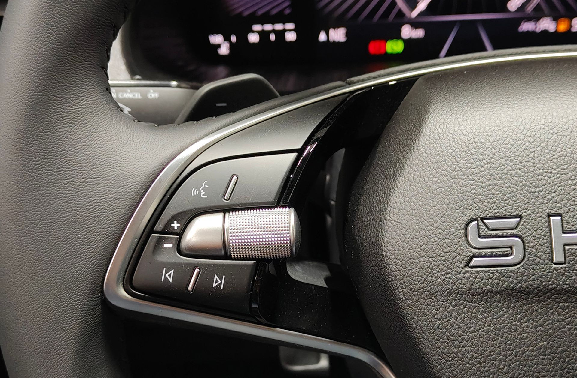 Škoda Kamiq 1.0 TSI Selection DSG - foto 28