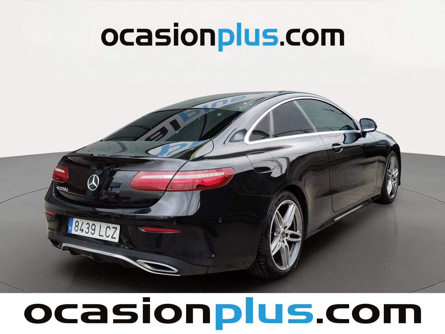 Foto trasera Mercedes Clase E Mercedes-Benz Clase E 220 d Coupe (194 CV) Pack AMG derecha