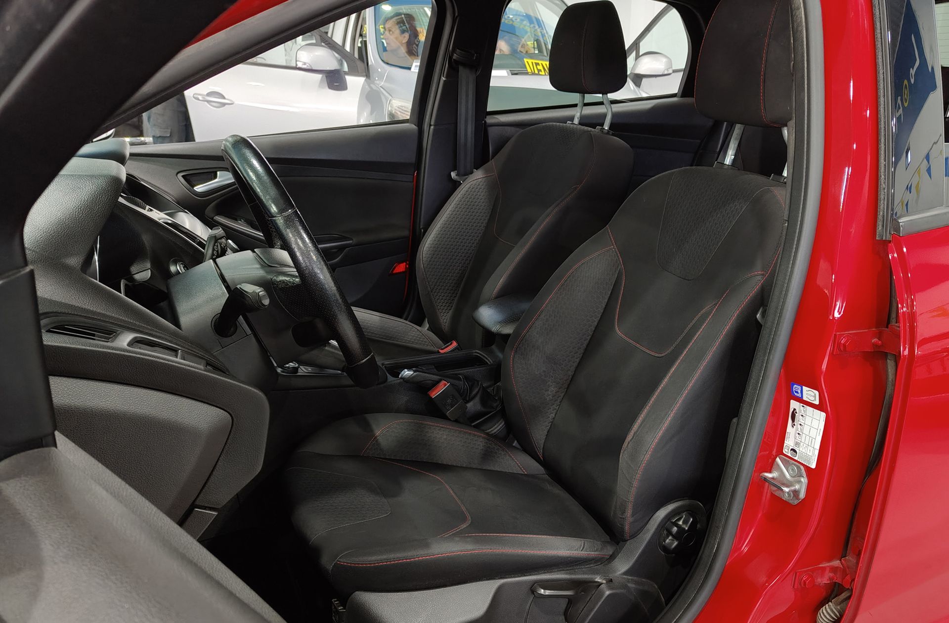 Ford Focus 1.0 EcoBoost ST-Line - foto 12
