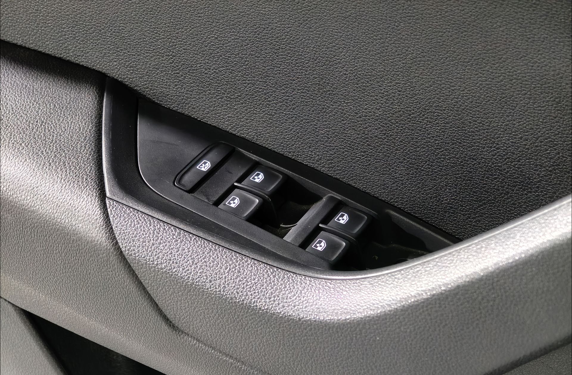 Škoda Karoq 2.0 TDI Selection - foto 35